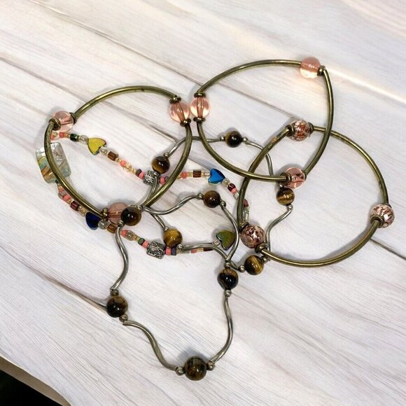 Jewelry Lot of 24 Beaded Bracelets & Bangles Rainbow Colors gold Silver One Size - Picture 6 of 7